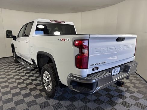 Used 2024 Chevrolet Silverado 2500 LT image 5