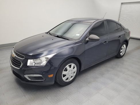 Used 2016 Chevrolet Cruze LS FWD image 2