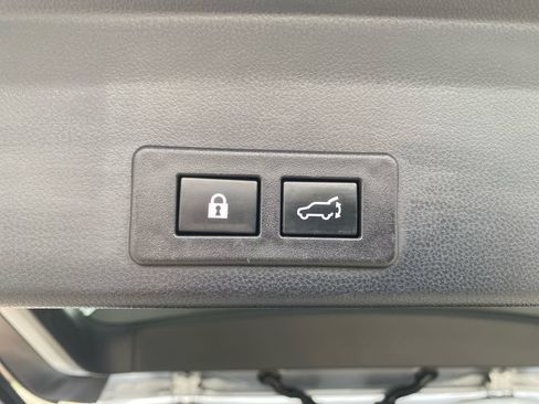 Used 2021 Subaru Ascent Premium w/ Convenience Package AWD/4WD image 32