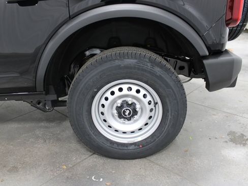 New 2025 Ford Bronco 4-Door image 31