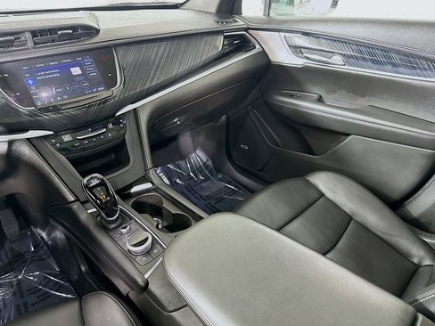 Used 2023 Cadillac XT6 Premium Luxury image 23
