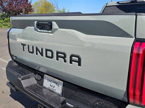 Used 2025 Toyota Tundra Limited w/ TRD Off-Road Package AWD/4WD image 18