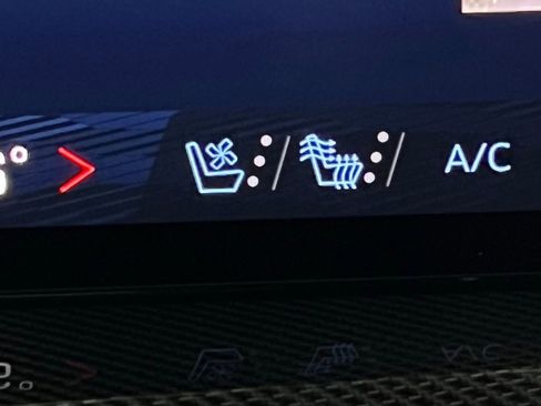 Used 2025 Chevrolet Traverse High Country w/ LPO, Floor Liner Package image 21