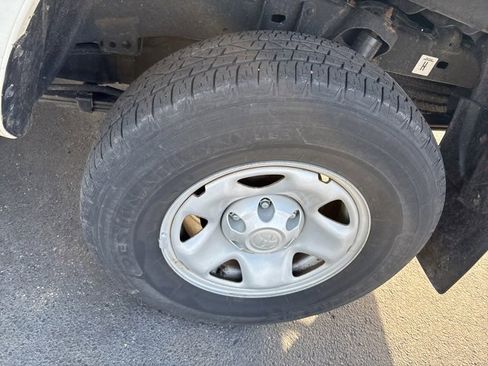 Certified 2020 Toyota Tacoma SR image 11