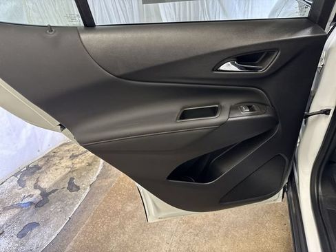 Used 2024 Chevrolet Equinox RS FWD image 23