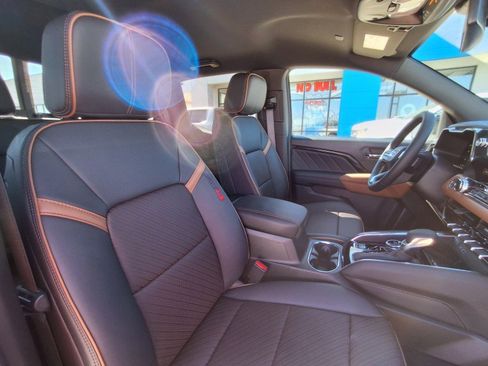 New 2026 GMC Canyon AT4 w/ AT4 Premium Package image 15
