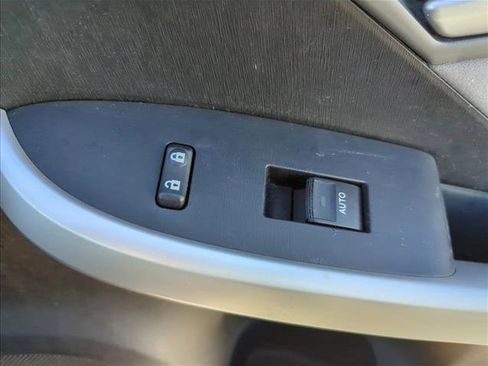 Used 2014 Toyota Prius Three image 28