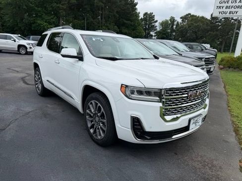 Certified 2021 GMC Acadia Denali w/ Denali Ultimate Package AWD/4WD image 3