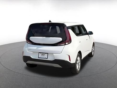 Used 2025 Kia Soul LX w/ LX Technology Package FWD image 15