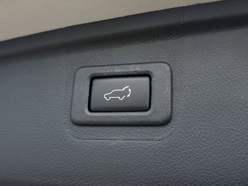 Used 2019 Subaru Outback 2.5i Premium image 10