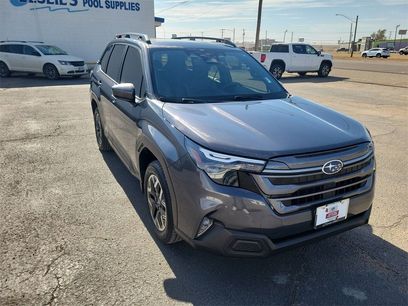 Used 2025 Subaru Forester Premium w/ Convenience Package #1