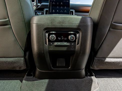 Used 2026 GMC Yukon Denali w/ Sun & Power Step Package AWD/4WD image 26
