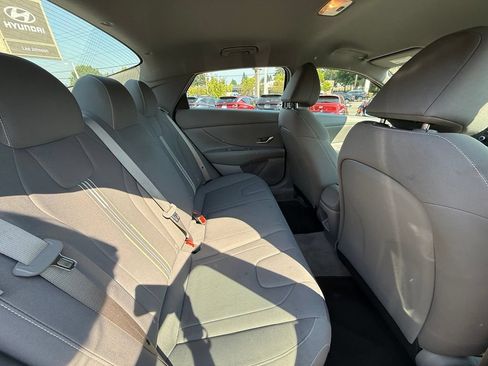 Certified 2025 Hyundai Elantra Hybrid FWD image 15