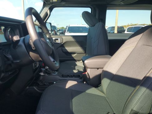 Used 2026 Jeep Wrangler Sport AWD/4WD image 9