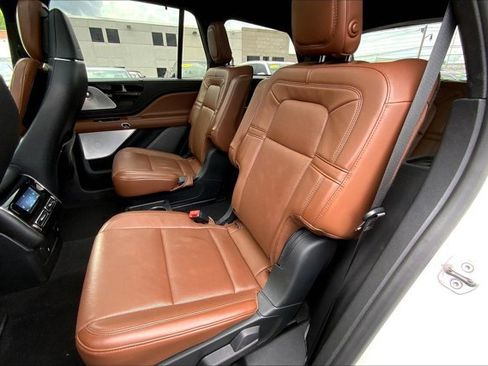 Used 2020 Lincoln Aviator Reserve w/ Equipment Group 201A image 25