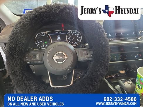 Used 2023 Nissan Rogue S FWD image 13