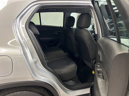 Used 2021 Chevrolet Trax LS w/ Tint and Cruise Package FWD image 12