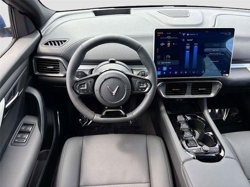 New 2025 VinFast VF 8 Plus image 22