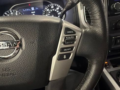 Used 2020 Nissan Titan SV w/ SV Convenience Package AWD/4WD image 22