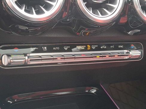 Certified 2023 Mercedes-Benz GLB 250 4MATIC image 13