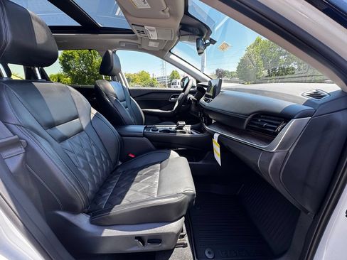 New 2026 Nissan Rogue Platinum AWD/4WD image 9