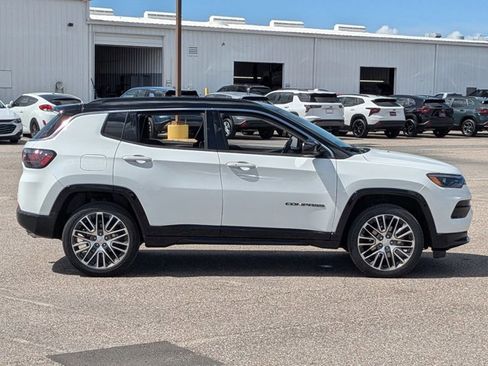 Used 2022 Jeep Compass Limited w/ Elite Group image 4