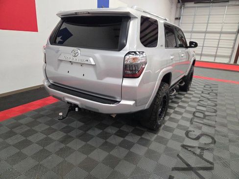 Used 2017 Toyota 4Runner SR5 image 19