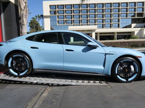 Used 2022 Porsche Taycan image 47