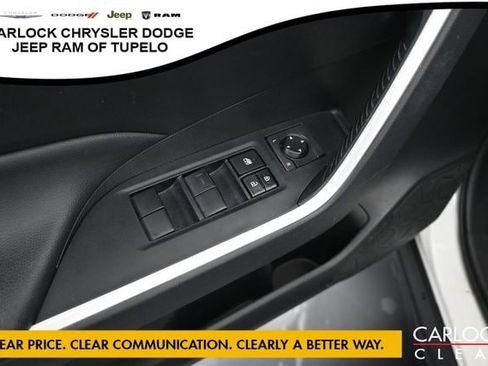 Used 2021 Toyota RAV4 LE AWD/4WD image 16