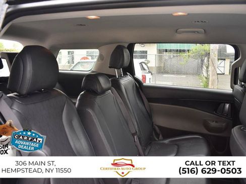 Used 2025 Kia Carnival FWD image 26