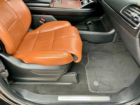 Used 2020 Lincoln Navigator Reserve w/ Equipment Group 208A Reserve AWD/4WD image 22