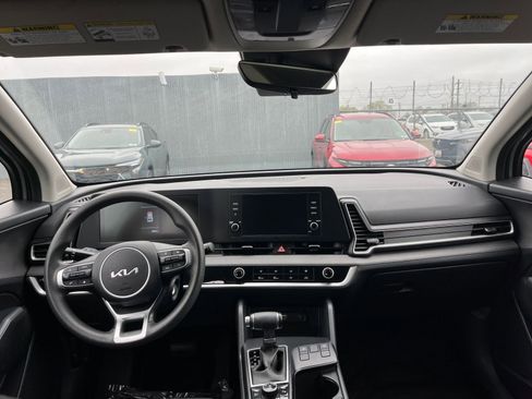 Used 2025 Kia Sportage LX image 32