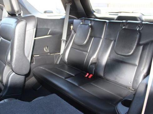 Used 2020 Ford Explorer XLT w/ Equipment Group 202A AWD/4WD image 41
