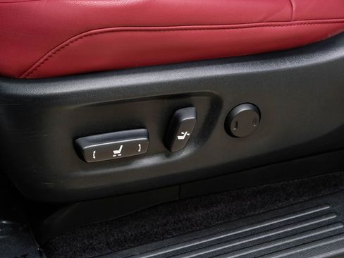 Used 2021 Lexus GX 460 Premium w/ Premium Plus Package image 32