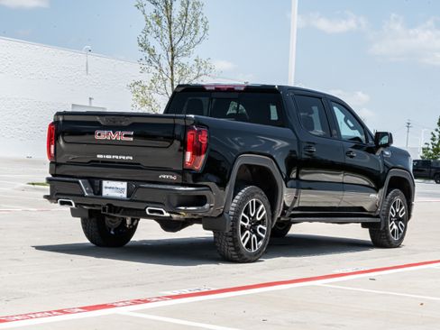 Used 2025 GMC Sierra 1500 AT4 w/ AT4 Premium Package AWD/4WD image 9