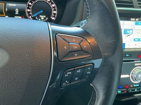 Used 2017 Ford Explorer Platinum image 12