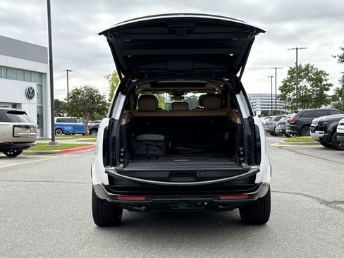 New 2025 Land Rover Range Rover Long Wheelbase SE AWD/4WD image 12