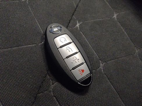 Used 2019 Nissan Kicks SV image 32