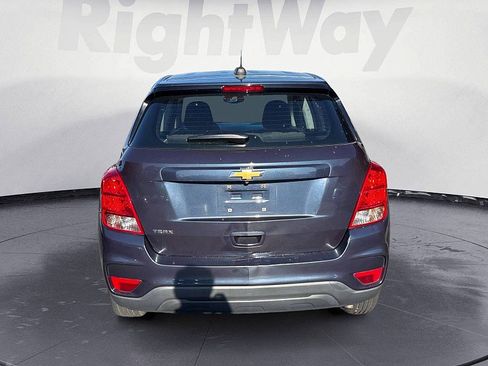 Used 2018 Chevrolet Trax LS w/ LPO, Cargo Package FWD image 4