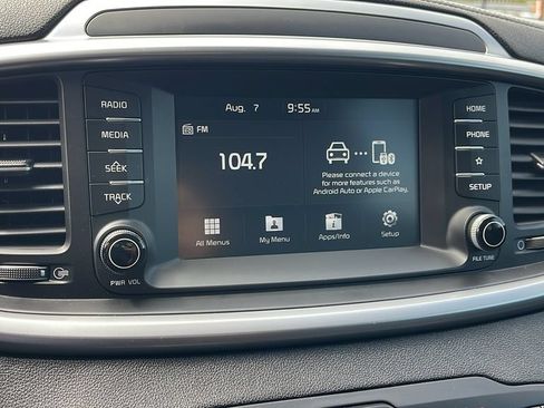 Used 2019 Kia Sorento FWD image 17