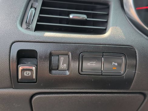 Used 2015 Chevrolet Impala LS w/ LS Convenience Package FWD image 32