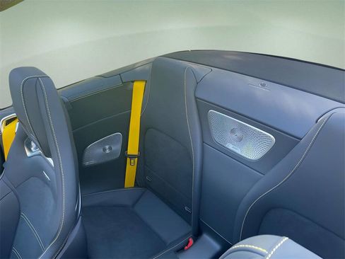 Used 2022 Mercedes-Benz SL 63 AMG 4MATIC w/ AMG Aerodynamic Package image 26