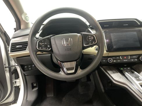 Used 2018 Honda Clarity Plug-In Hybrid image 15
