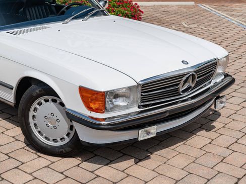 Used 1987 Mercedes-Benz 560 SL image 11