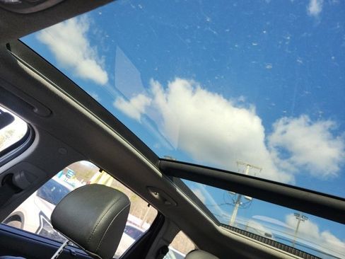 Used 2019 Hyundai Santa Fe Limited image 4