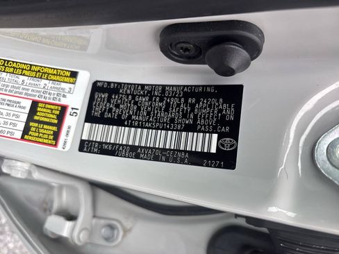 Used 2023 Toyota Camry LE w/ Convenience Package FWD image 18