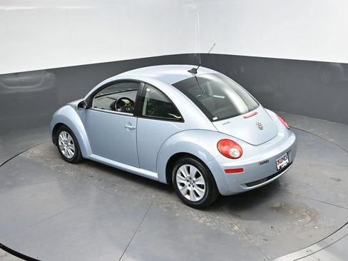 Used 2009 Volkswagen Beetle Coupe FWD image 31