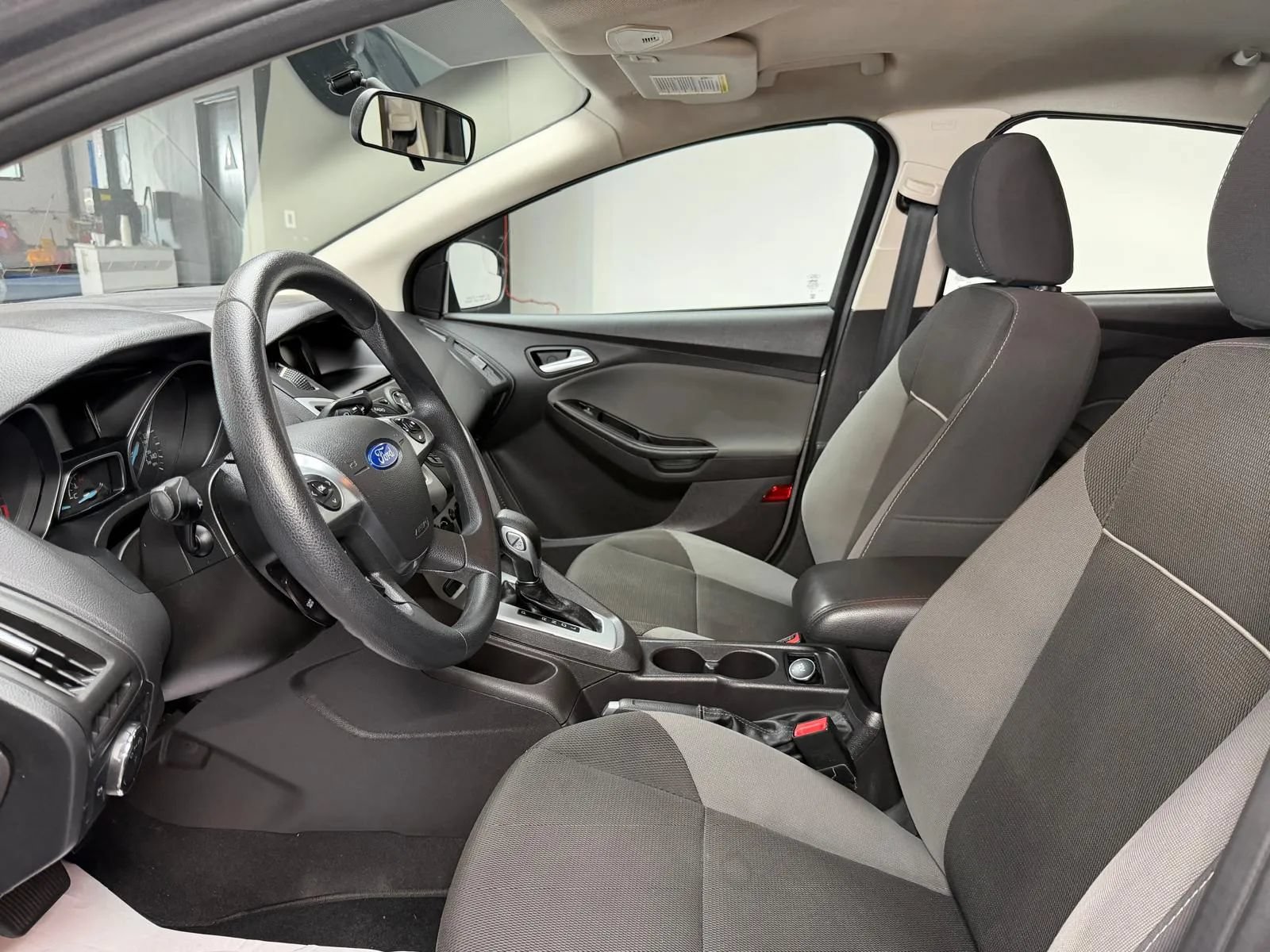 Used 2014 Ford Focus SE FWD image 31