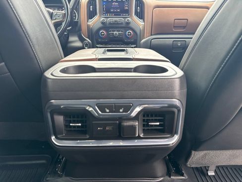 Used 2020 Chevrolet Silverado 1500 High Country w/ Technology Package AWD/4WD image 19