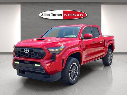 Used 2024 Toyota Tacoma TRD Sport RWD image 2